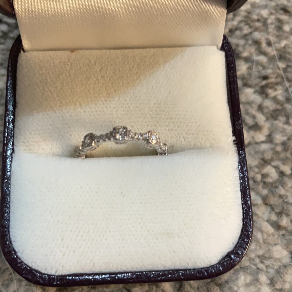 Wedding band - Picture 2 of 4